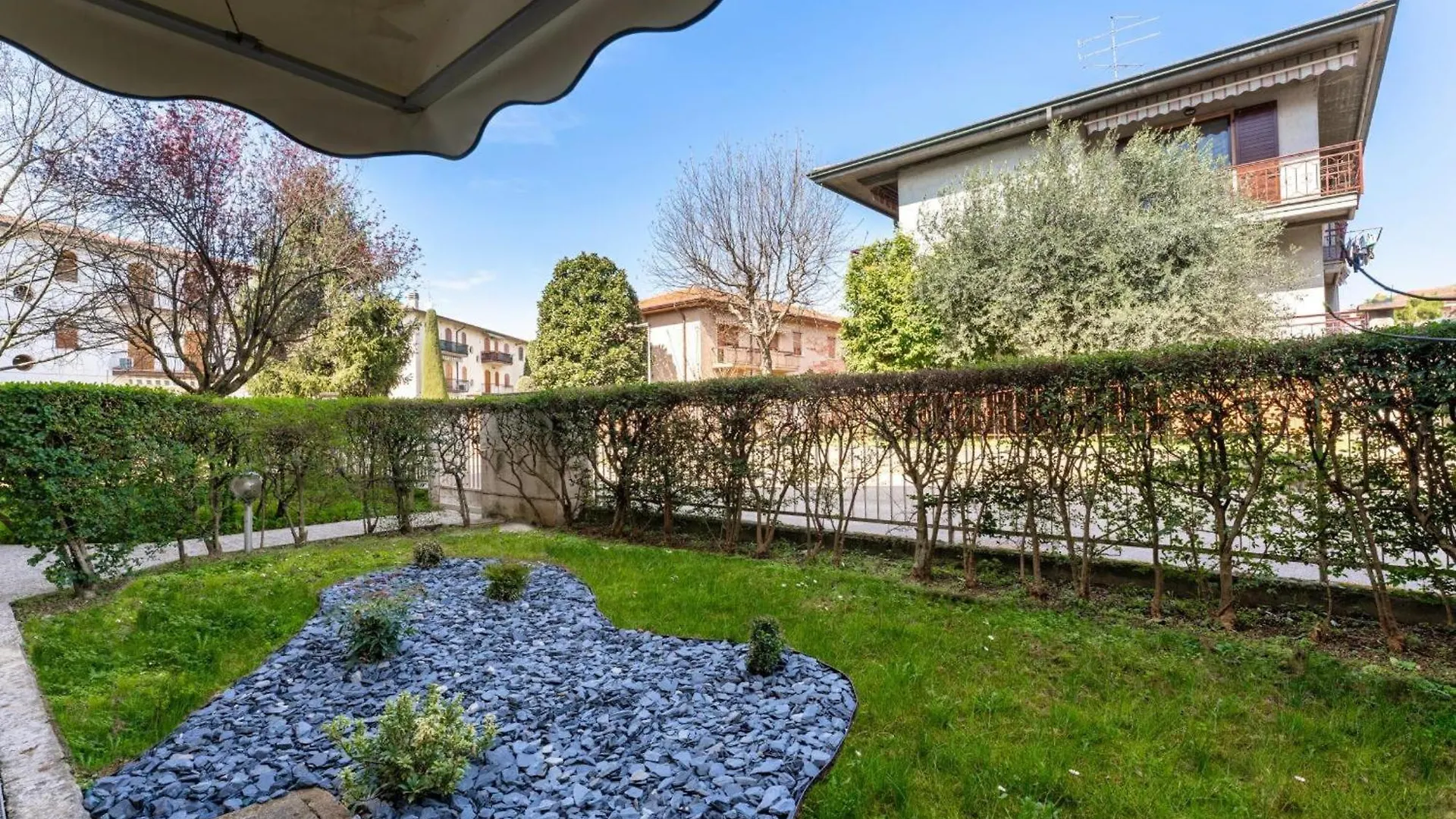 La Maison Peschiera del Garda Italia